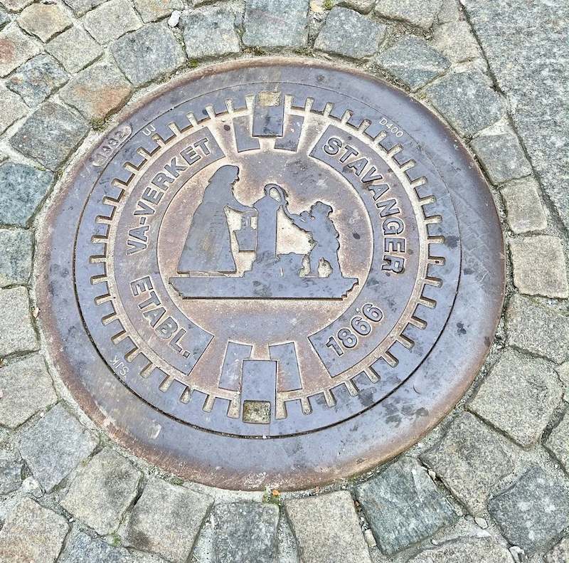 Stavenger Manhole cover